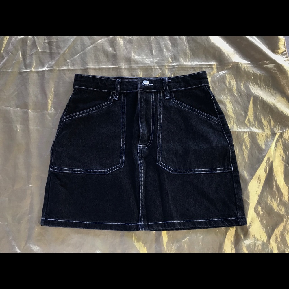 black skirt